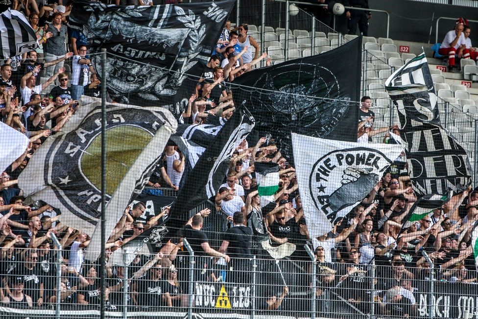 Innsbruck - Sturm Graz
Oesterreichische Fussball Bundesliga, 2. Runde, FC Wacker Innsbruck - SK Sturm Graz, Tivoli Neu Innsbruck, 04.08.2018. 

Foto zeigt Fans von Sturm
