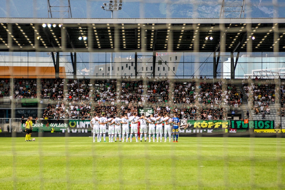 Innsbruck - Sturm Graz
Oesterreichische Fussball Bundesliga, 2. Runde, FC Wacker Innsbruck - SK Sturm Graz, Tivoli Neu Innsbruck, 04.08.2018. 

Foto zeigt die Mannschaft von Sturm bei einer Trauerminute
