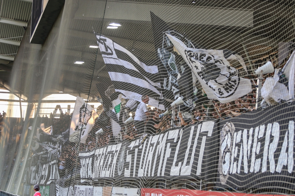 Sturm Graz - Larnaka
UEFA Europa League Qualifikation 3. Runde, SK Sturm Graz - AEK Larnaka, Stadion Liebenau Graz, 09.08.2018. 

Foto zeigt Fans von Sturm
