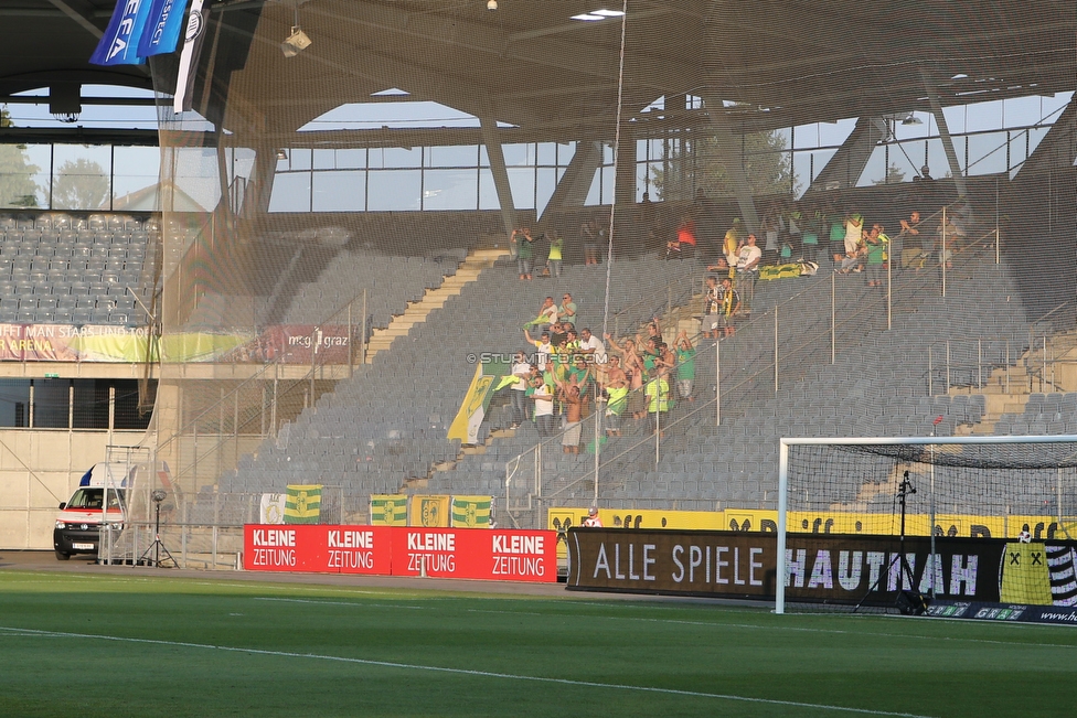 Sturm Graz - Larnaka
UEFA Europa League Qualifikation 3. Runde, SK Sturm Graz - AEK Larnaka, Stadion Liebenau Graz, 09.08.2018. 

Foto zeigt Fans von Larnaka
