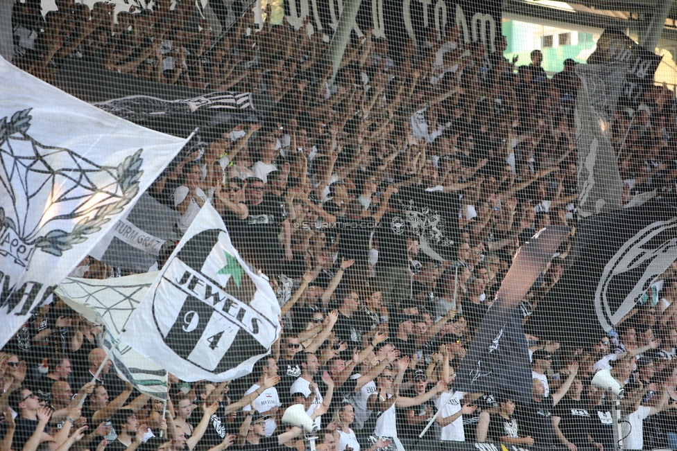 Sturm Graz - Larnaka
UEFA Europa League Qualifikation 3. Runde, SK Sturm Graz - AEK Larnaka, Stadion Liebenau Graz, 09.08.2018. 

Foto zeigt Fans von Sturm
