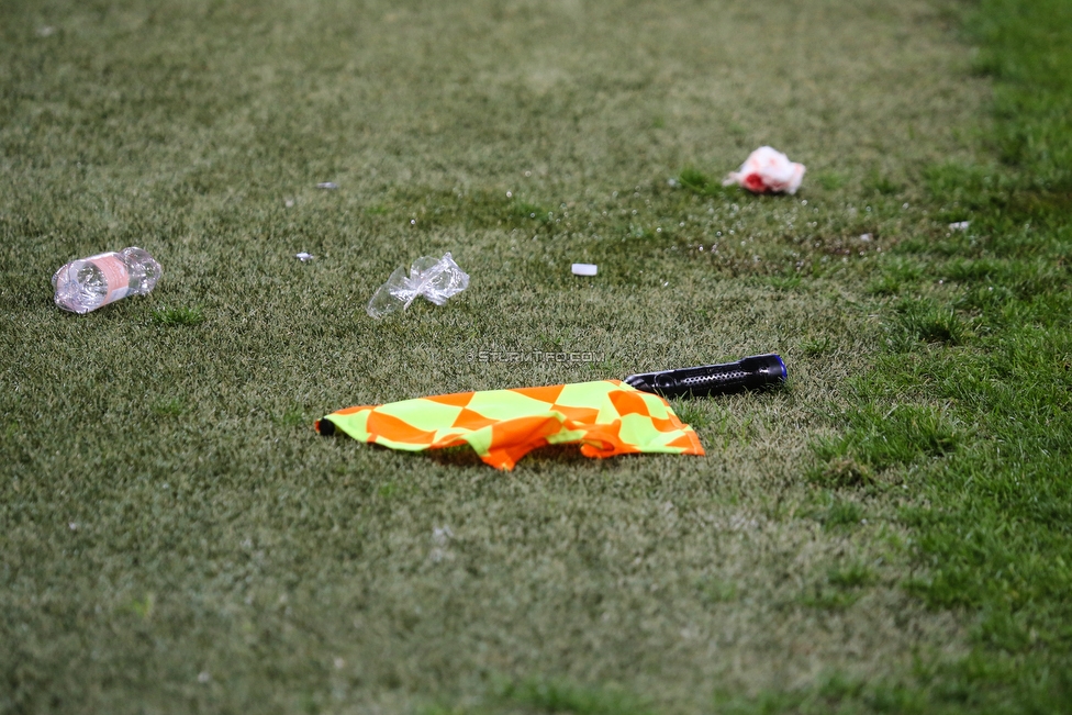 Sturm Graz - Larnaka
UEFA Europa League Qualifikation 3. Runde, SK Sturm Graz - AEK Larnaka, Stadion Liebenau Graz, 09.08.2018. 

Foto zeigt die Fahne des Schiedsrichterassistenten
