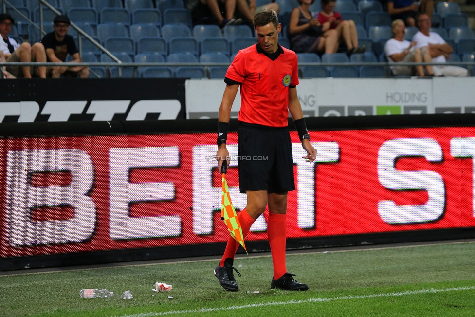 Sturm Graz - Larnaka
UEFA Europa League Qualifikation 3. Runde, SK Sturm Graz - AEK Larnaka, Stadion Liebenau Graz, 09.08.2018. 

Foto zeigt Schiedsrichterassistent Magnus Lindgren
