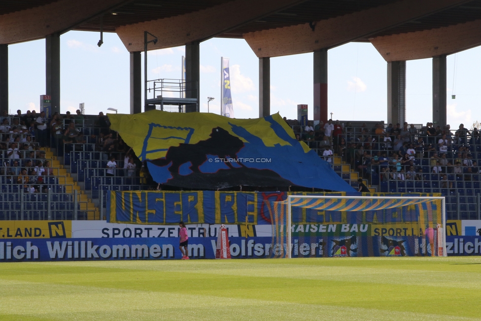 St. Poelten - Sturm Graz
Oesterreichische Fussball Bundesliga, 3. Runde, SKN St. Poelten - SK Sturm Graz, Arena St. Poelten, 12.08.2018. 

Foto zeigt Fans von St. Poelten mit einer Choreografie
