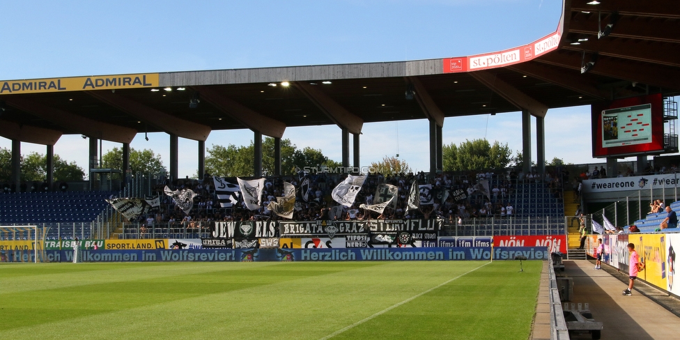 St. Poelten - Sturm Graz
Oesterreichische Fussball Bundesliga, 3. Runde, SKN St. Poelten - SK Sturm Graz, Arena St. Poelten, 12.08.2018. 

Foto zeigt Fans von Sturm
