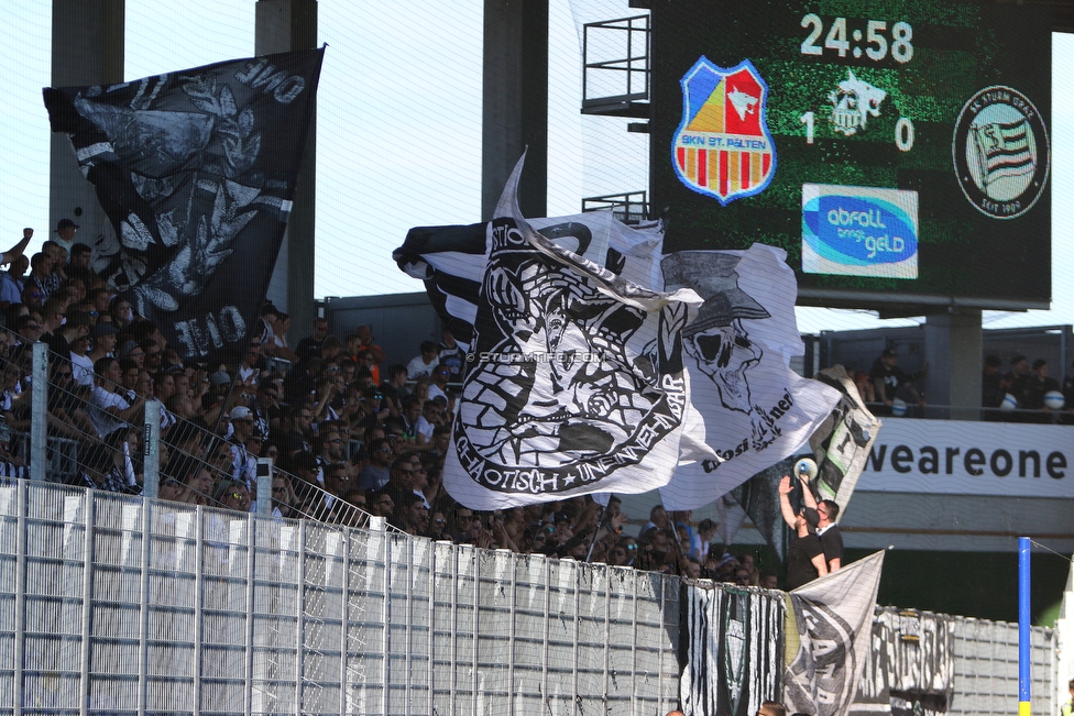 St. Poelten - Sturm Graz
Oesterreichische Fussball Bundesliga, 3. Runde, SKN St. Poelten - SK Sturm Graz, Arena St. Poelten, 12.08.2018. 

Foto zeigt Fans von Sturm
