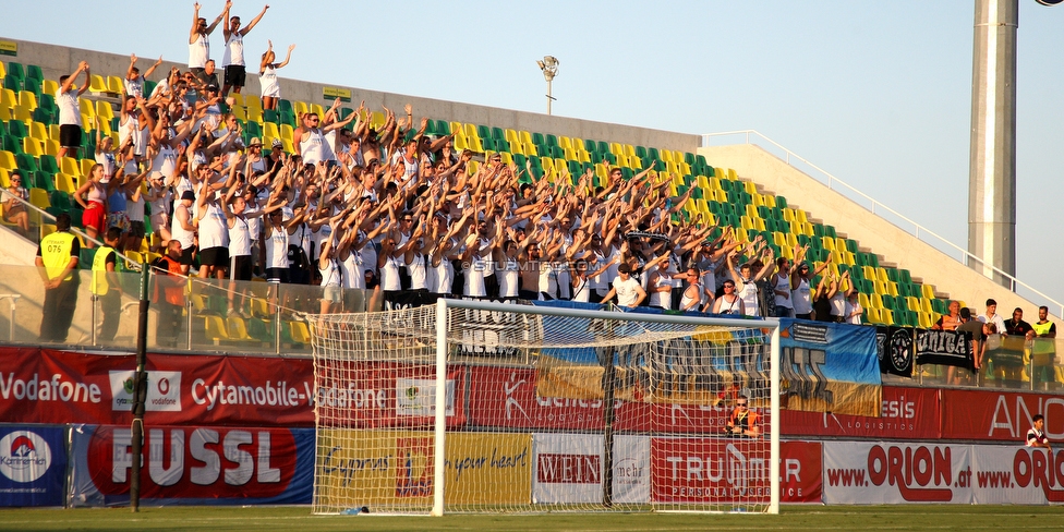 Larnaka - Sturm Graz
UEFA Europa League Qualifikation 3. Runde, AEK Larnaka - SK Sturm Graz, AEK Arena Larnaka, 16.08.2018. 

Foto zeigt Fans von Sturm
