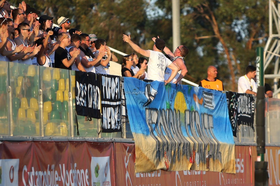 Larnaka - Sturm Graz
UEFA Europa League Qualifikation 3. Runde, AEK Larnaka - SK Sturm Graz, AEK Arena Larnaka, 16.08.2018. 

Foto zeigt Fans von Sturm
