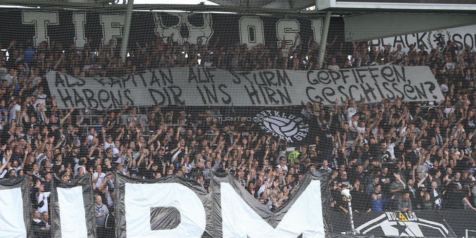 Sturm Graz - Rapid Wien
Oesterreichische Fussball Bundesliga, 6. Runde, SK Sturm Graz - SK Rapid Wien, Stadion Liebenau Graz, 02.09.2018. 

Foto zeigt Fans von Sturm mit einem Spruchband
