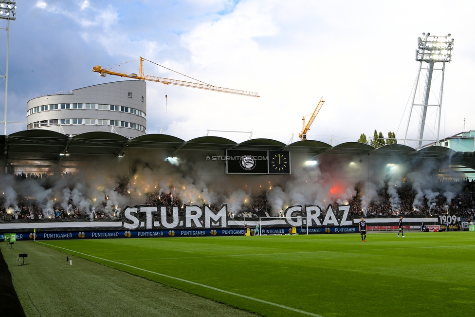 Sturm Graz - Rapid Wien
Oesterreichische Fussball Bundesliga, 6. Runde, SK Sturm Graz - SK Rapid Wien, Stadion Liebenau Graz, 02.09.2018. 

Foto zeigt Fans von Sturm mit einer Choreografie
