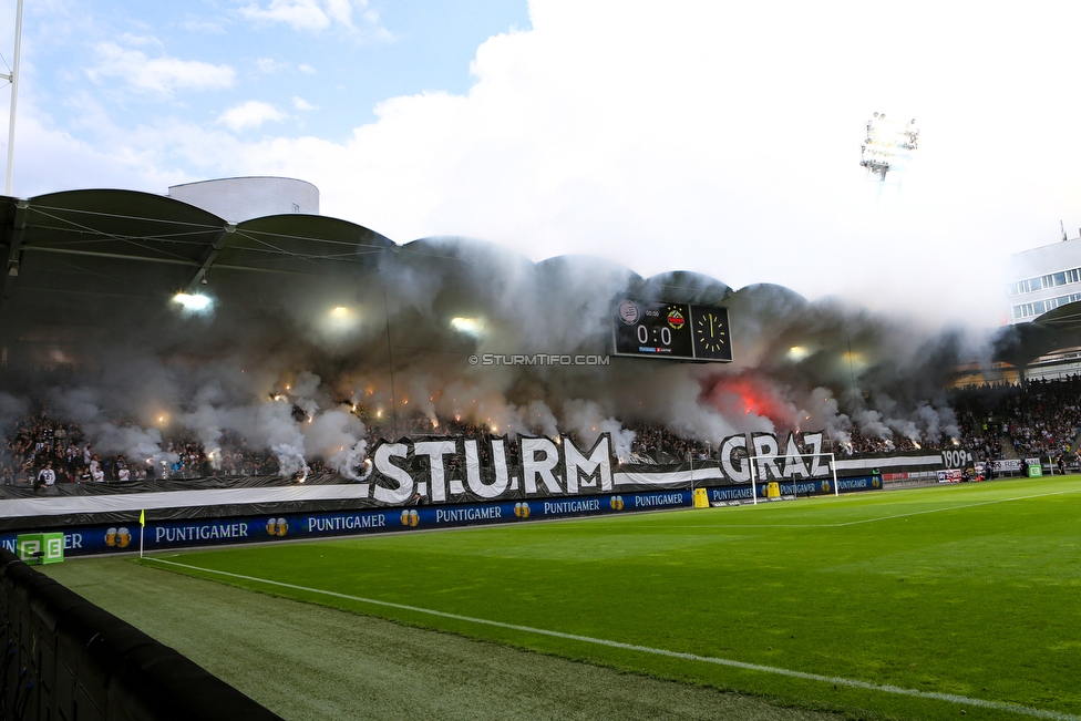 Sturm Graz - Rapid Wien
Oesterreichische Fussball Bundesliga, 6. Runde, SK Sturm Graz - SK Rapid Wien, Stadion Liebenau Graz, 02.09.2018. 

Foto zeigt Fans von Sturm mit einer Choreografie
