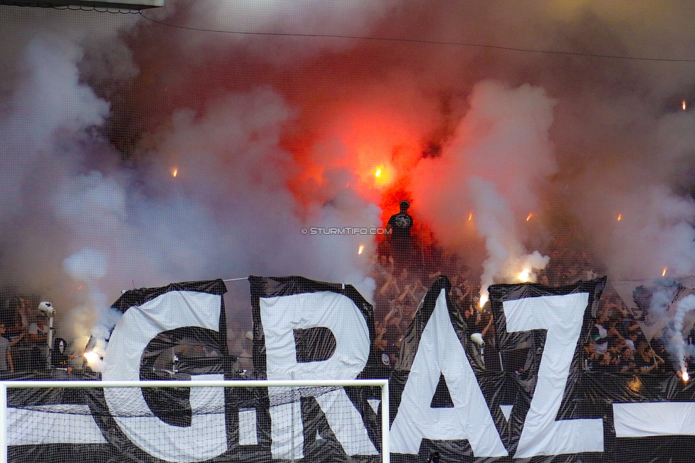 Sturm Graz - Rapid Wien
Oesterreichische Fussball Bundesliga, 6. Runde, SK Sturm Graz - SK Rapid Wien, Stadion Liebenau Graz, 02.09.2018. 

Foto zeigt Fans von Sturm mit einer Choreografie
Schlüsselwörter: pyrotechnik