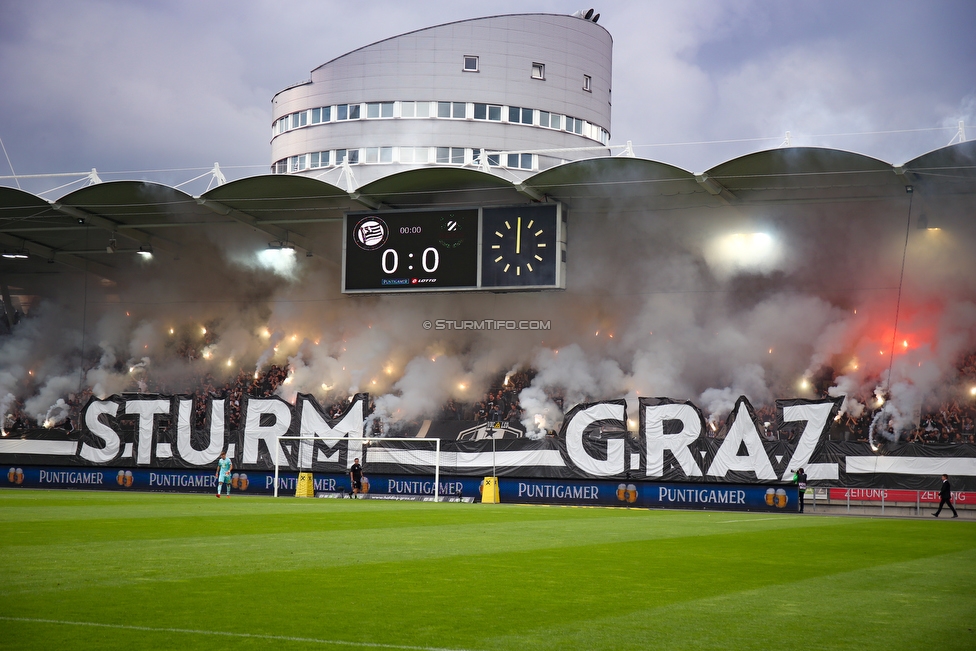 Sturm Graz - Rapid Wien
Oesterreichische Fussball Bundesliga, 6. Runde, SK Sturm Graz - SK Rapid Wien, Stadion Liebenau Graz, 02.09.2018. 

Foto zeigt Fans von Sturm mit einer Choreografie
Schlüsselwörter: pyrotechnik