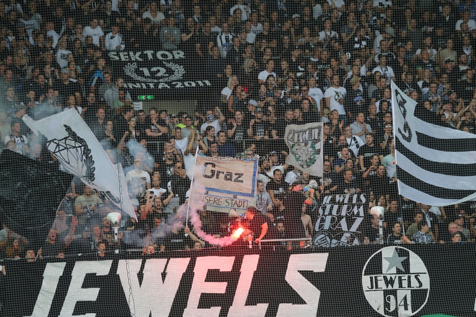 Sturm Graz - Rapid Wien
Oesterreichische Fussball Bundesliga, 6. Runde, SK Sturm Graz - SK Rapid Wien, Stadion Liebenau Graz, 02.09.2018. 

Foto zeigt Fans von Sturm
Schlüsselwörter: pyrotechnik