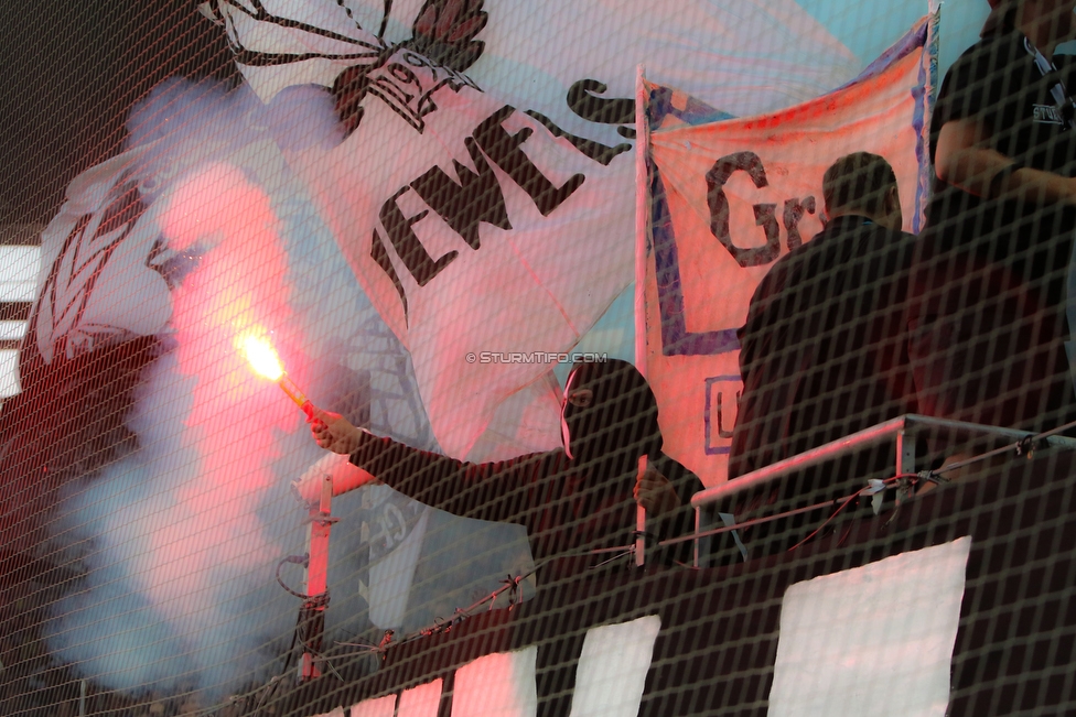 Sturm Graz - Rapid Wien
Oesterreichische Fussball Bundesliga, 6. Runde, SK Sturm Graz - SK Rapid Wien, Stadion Liebenau Graz, 02.09.2018. 

Foto zeigt Fans von Sturm
Schlüsselwörter: pyrotechnik