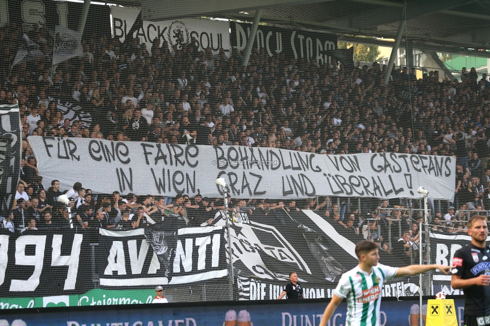 Sturm Graz - Rapid Wien
Oesterreichische Fussball Bundesliga, 6. Runde, SK Sturm Graz - SK Rapid Wien, Stadion Liebenau Graz, 02.09.2018. 

Foto zeigt Fans von Sturm mit einem Spruchband
