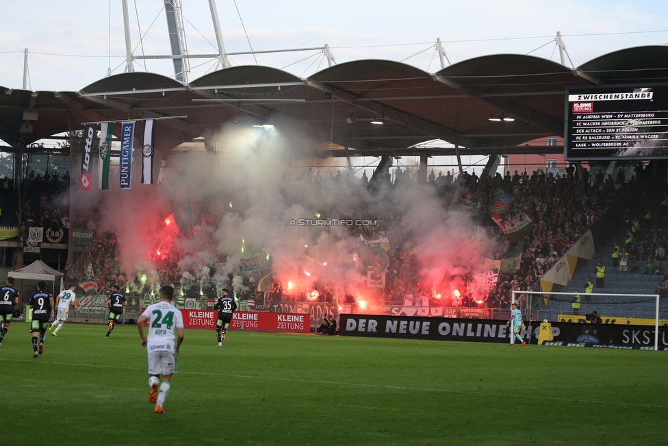 Sturm Graz - Rapid Wien
Oesterreichische Fussball Bundesliga, 6. Runde, SK Sturm Graz - SK Rapid Wien, Stadion Liebenau Graz, 02.09.2018. 

Foto zeigt Fans von Rapid
Schlüsselwörter: pyrotechnik