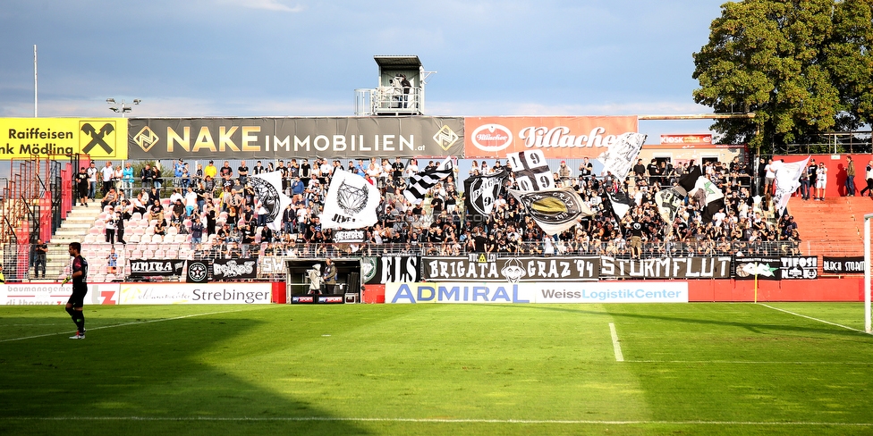 Admira Wacker - Sturm Graz
Oesterreichische Fussball Bundesliga, 7. Runde, FC Admira Wacker Moedling - SK Sturm Graz, Stadion Suedstadt Maria Enzersdorf, 15.09.2018. 

Foto zeigt Fans von Sturm
