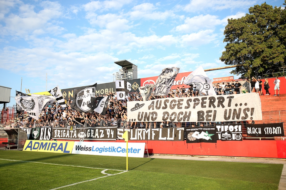 Admira Wacker - Sturm Graz
Oesterreichische Fussball Bundesliga, 7. Runde, FC Admira Wacker Moedling - SK Sturm Graz, Stadion Suedstadt Maria Enzersdorf, 15.09.2018. 

Foto zeigt Fans von Sturm mit einem Spruchband
