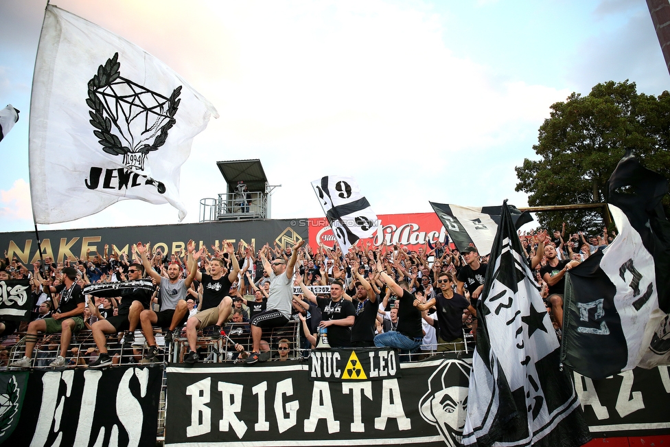 Admira Wacker - Sturm Graz
Oesterreichische Fussball Bundesliga, 7. Runde, FC Admira Wacker Moedling - SK Sturm Graz, Stadion Suedstadt Maria Enzersdorf, 15.09.2018. 

Foto zeigt Fans von Sturm
