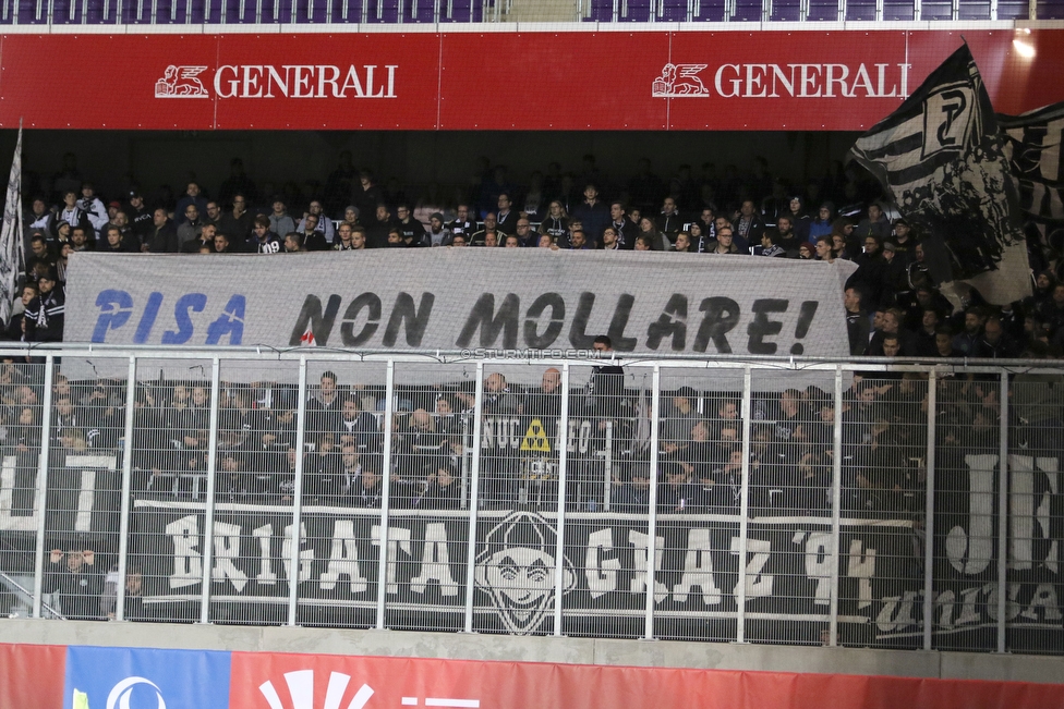 Austria Wien - Sturm Graz
OEFB Cup, 2. Runde, FK Austria Wien - SK Sturm Graz, Franz Horr Stadion Wien, 26.09.2018. 

Foto zeigt Fans von Sturm mit einem Spruchband
