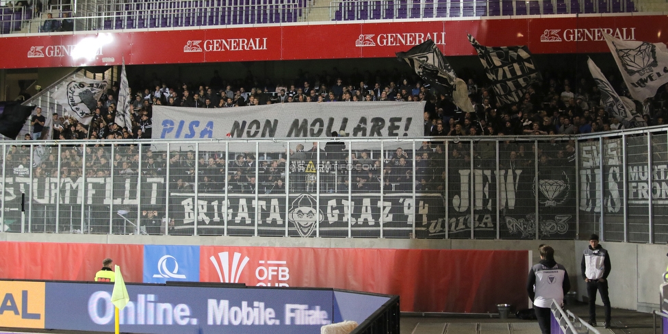 Austria Wien - Sturm Graz
OEFB Cup, 2. Runde, FK Austria Wien - SK Sturm Graz, Franz Horr Stadion Wien, 26.09.2018. 

Foto zeigt Fans von Sturm mit einem Spruchband
