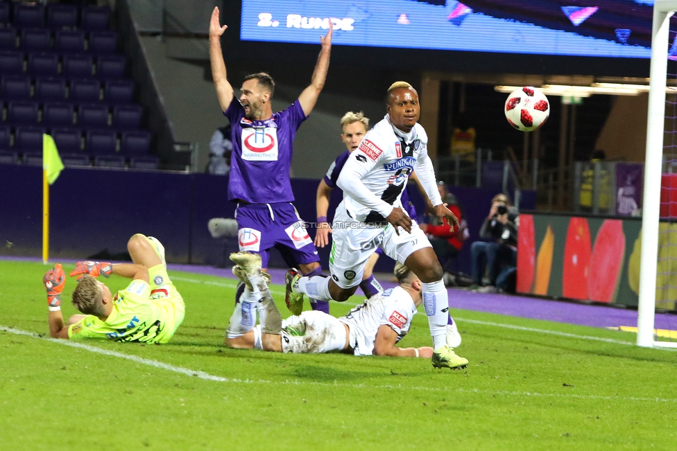 Austria Wien - Sturm Graz
OEFB Cup, 2. Runde, FK Austria Wien - SK Sturm Graz, Franz Horr Stadion Wien, 26.09.2018. 

Foto zeigt Patrick Pentz (Austria), Michael Madl (Austria), Peter Zulj (Sturm) und Emeka Friday Eze (Sturm)
