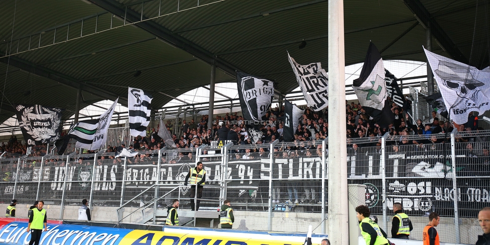 LASK - Sturm Graz
Oesterreichische Fussball Bundesliga, 9. Runde, LASK - SK Sturm Graz, Waldstadion Pasching, 30.09.2018. 

Foto zeigt Fans von Sturm
