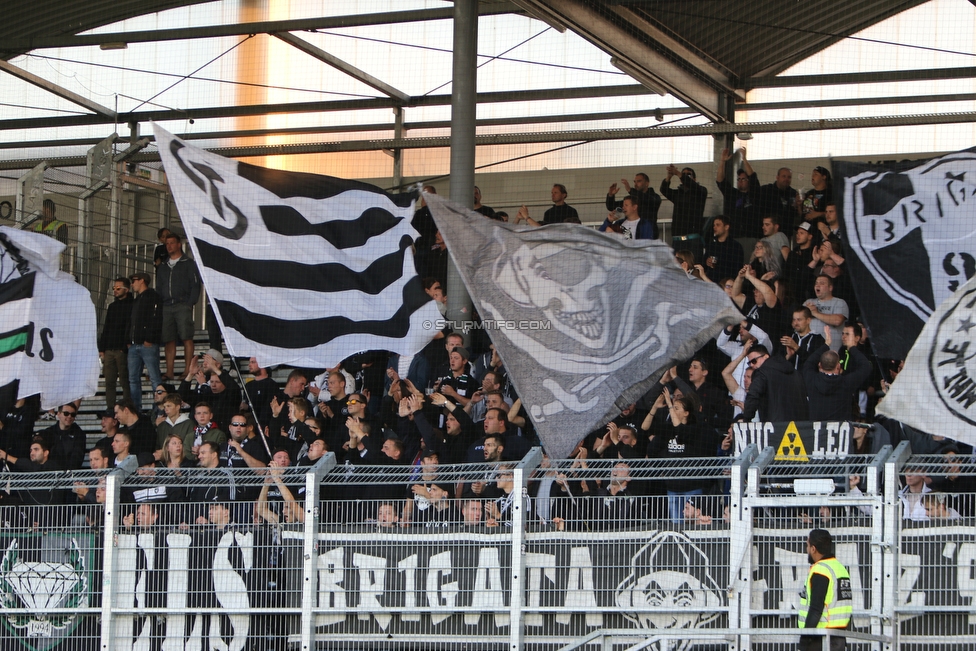 LASK - Sturm Graz
Oesterreichische Fussball Bundesliga, 9. Runde, LASK - SK Sturm Graz, Waldstadion Pasching, 30.09.2018. 

Foto zeigt Fans von Sturm
