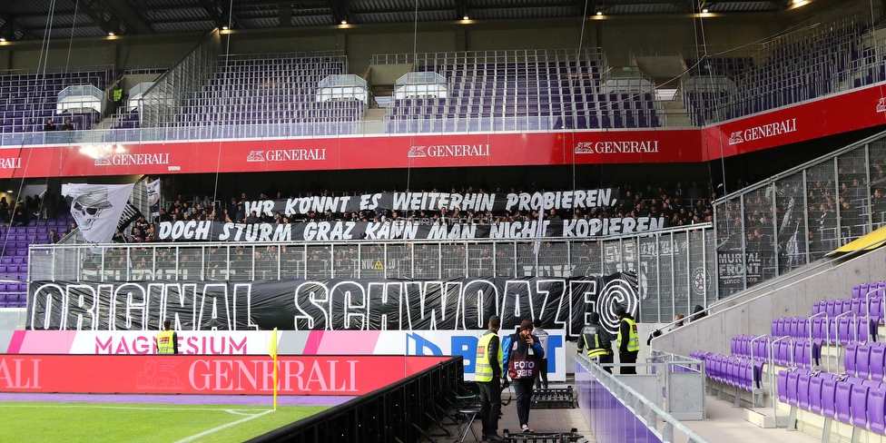 Austria Wien - Sturm Graz
Oesterreichische Fussball Bundesliga, 11. Runde, FK Austria Wien - SK Sturm Graz, Franz Horr Stadion Wien, 21.10.2018. 

Foto zeigt Fans von Sturm mit einer Choreografie
