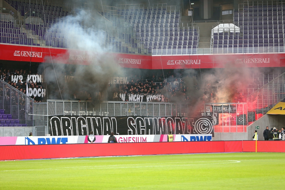 Austria Wien - Sturm Graz
Oesterreichische Fussball Bundesliga, 11. Runde, FK Austria Wien - SK Sturm Graz, Franz Horr Stadion Wien, 21.10.2018. 

Foto zeigt Fans von Sturm mit einer Choreografie
Schlüsselwörter: pyrotechnik