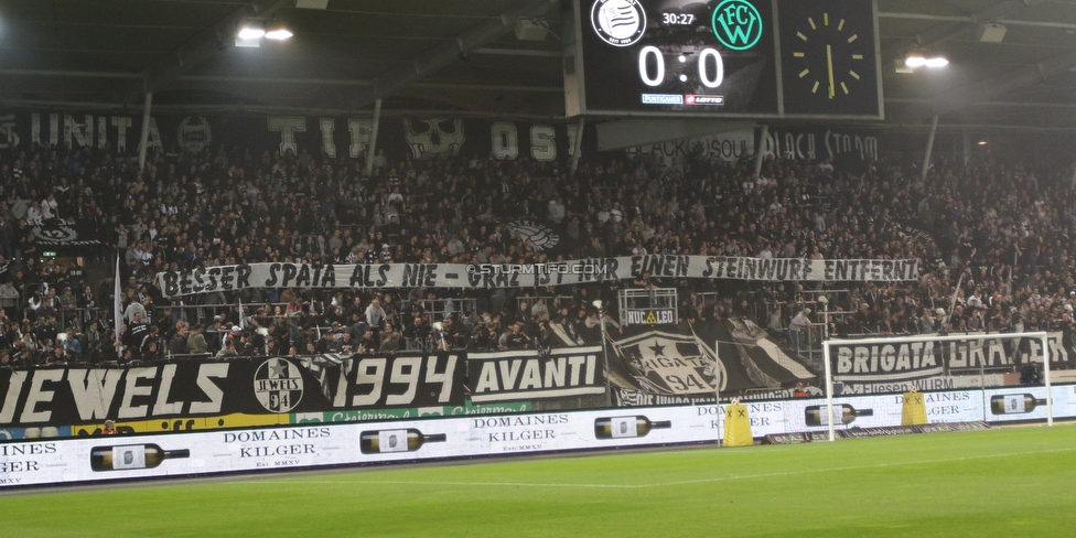 Sturm Graz - Innsbruck
Oesterreichische Fussball Bundesliga, 13. Runde, SK Sturm Graz - FC Wacker Innsbruck, Stadion Liebenau Graz, 03.11.2018. 

Foto zeigt Fans von Sturm mit einem Spruchband
