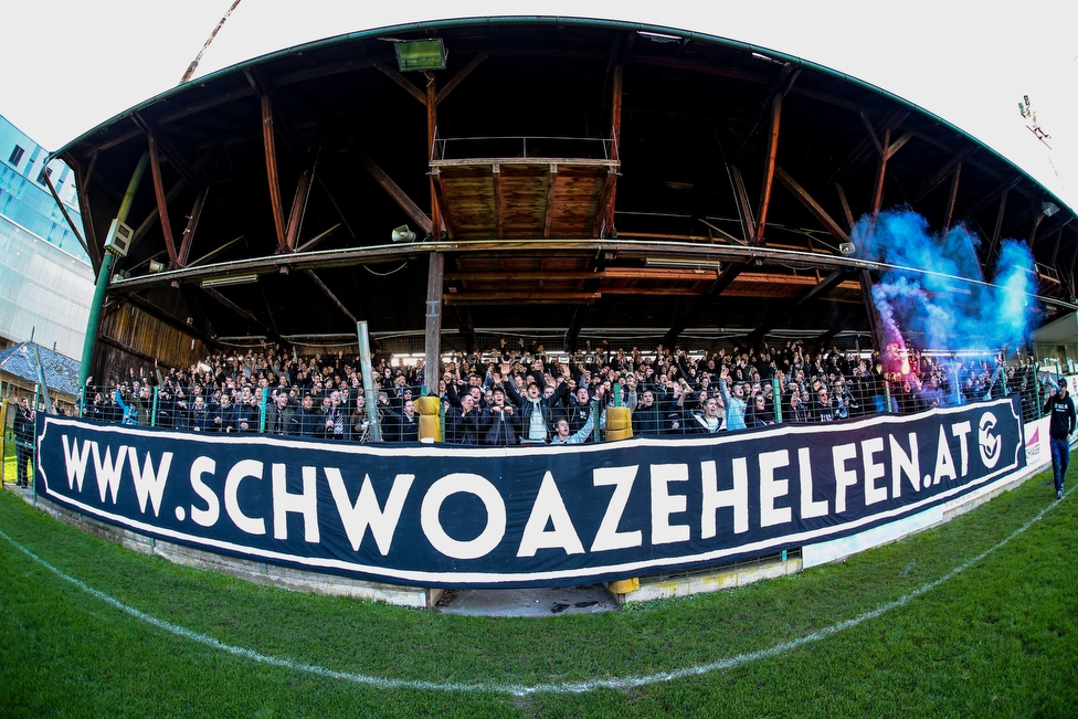 Sturm Graz - St. Poelten
Oesterreichische Fussball Bundesliga, 14. Runde, SK Sturm Graz - FC Wacker Innsbruck, Stadion Liebenau Graz, 10.11.2018. 

Foto zeigt Fans von Sturm mit einem Spruchband
