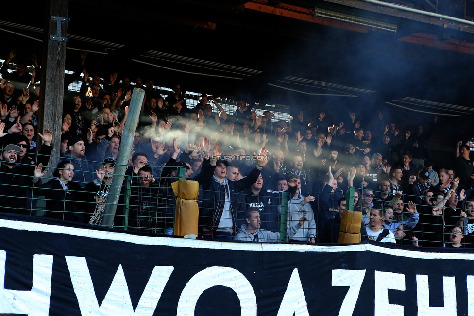 Sturm Graz - St. Poelten
Oesterreichische Fussball Bundesliga, 14. Runde, SK Sturm Graz - FC Wacker Innsbruck, Stadion Liebenau Graz, 10.11.2018. 

Foto zeigt Fans von Sturm mit einem Spruchband
