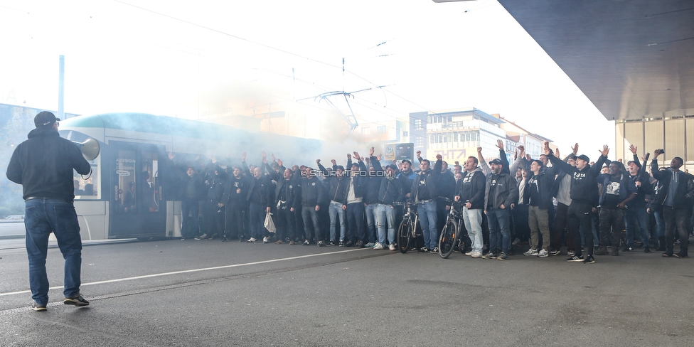 Sturm Graz - St. Poelten
Oesterreichische Fussball Bundesliga, 14. Runde, SK Sturm Graz - FC Wacker Innsbruck, Stadion Liebenau Graz, 10.11.2018. 

Foto zeigt Fans von Sturm beim Corteo
