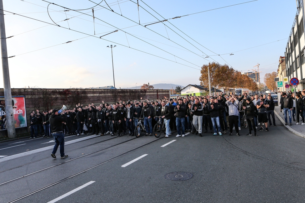 Sturm Graz - St. Poelten
Oesterreichische Fussball Bundesliga, 14. Runde, SK Sturm Graz - FC Wacker Innsbruck, Stadion Liebenau Graz, 10.11.2018. 

Foto zeigt Fans von Sturm beim Corteo
