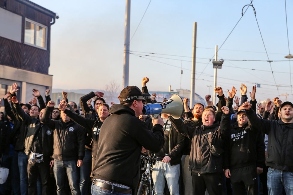 Sturm Graz - St. Poelten
Oesterreichische Fussball Bundesliga, 14. Runde, SK Sturm Graz - FC Wacker Innsbruck, Stadion Liebenau Graz, 10.11.2018. 

Foto zeigt Fans von Sturm beim Corteo
