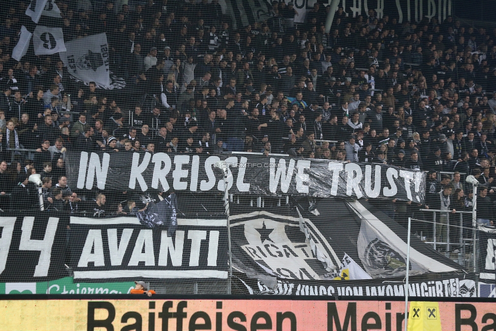 Sturm Graz - St. Poelten
Oesterreichische Fussball Bundesliga, 14. Runde, SK Sturm Graz - FC Wacker Innsbruck, Stadion Liebenau Graz, 10.11.2018. 

Foto zeigt Fans von Sturm mit einem Spruchband
