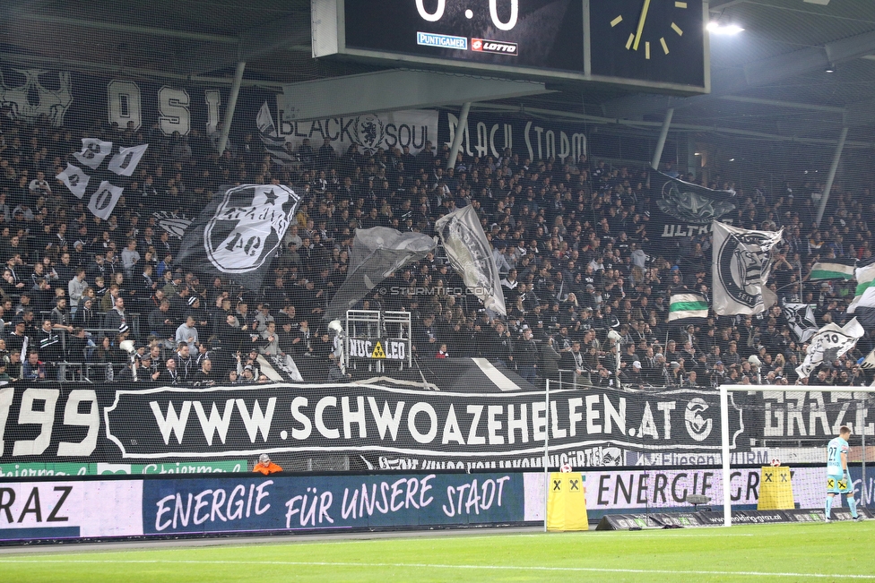 Sturm Graz - St. Poelten
Oesterreichische Fussball Bundesliga, 14. Runde, SK Sturm Graz - FC Wacker Innsbruck, Stadion Liebenau Graz, 10.11.2018. 

Foto zeigt Fans von Sturm mit einem Spruchband
