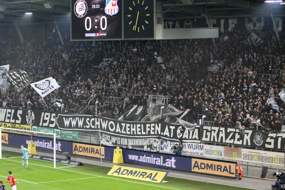 Sturm Graz - St. Poelten
Oesterreichische Fussball Bundesliga, 14. Runde, SK Sturm Graz - FC Wacker Innsbruck, Stadion Liebenau Graz, 10.11.2018. 

Foto zeigt Fans von Sturm mit einem Spruchband
