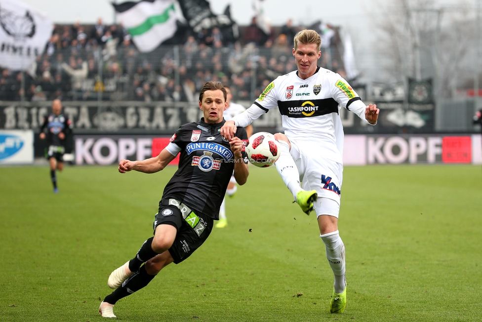 Altach - Sturm Graz
Oesterreichische Fussball Bundesliga, 15. Runde, SCR Altach - SK Sturm Graz, Stadion Schnabelholz Altach, 25.11.2018. 

Foto zeigt Stefan Hierlaender (Sturm) und Simon Piesinger (Altach)
