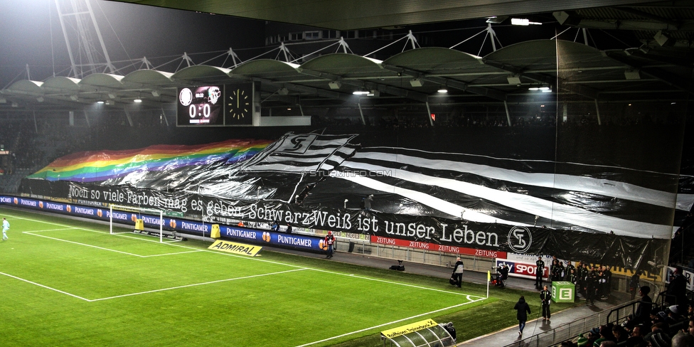 Sturm Graz - Wolfsberg
Oesterreichische Fussball Bundesliga, 16. Runde, SK Sturm Graz - Wolfsberger AC, Stadion Liebenau Graz, 02.12.2018. 

Foto zeigt Fans von Sturm mit einer Choreografie
