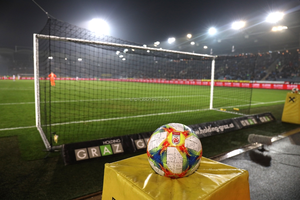 Sturm Graz - Wolfsberg
Oesterreichische Fussball Bundesliga, 16. Runde, SK Sturm Graz - Wolfsberger AC, Stadion Liebenau Graz, 02.12.2018. 

Foto zeigt ein Feature mit dem Bundesligaball
