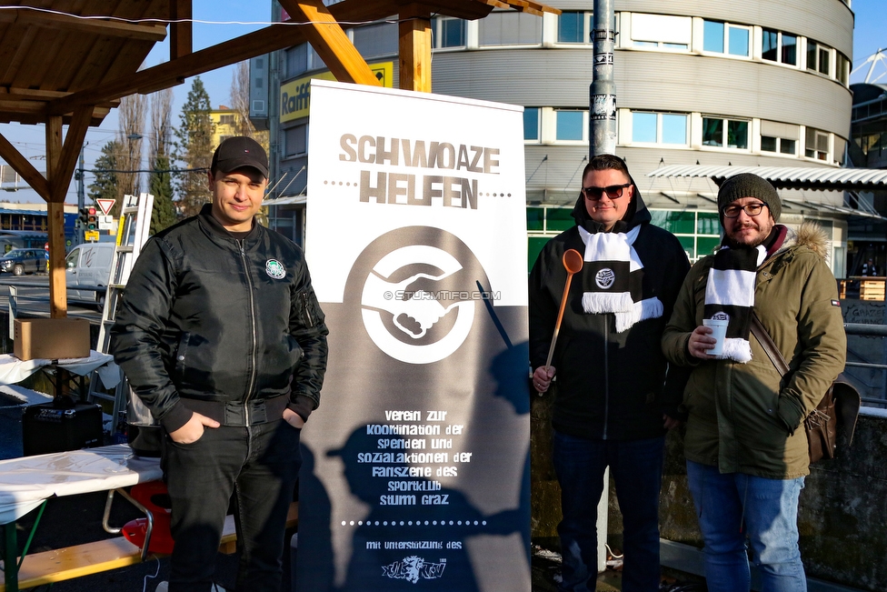 Sturm Graz - Admira Wacker
Oesterreichische Fussball Bundesliga, 18. Runde, SK Sturm Graz - FC Admira Wacker Moedling, Stadion Liebenau Graz, 15.12.2018. 

Foto zeigt das Team von Schwoaze Helfen
