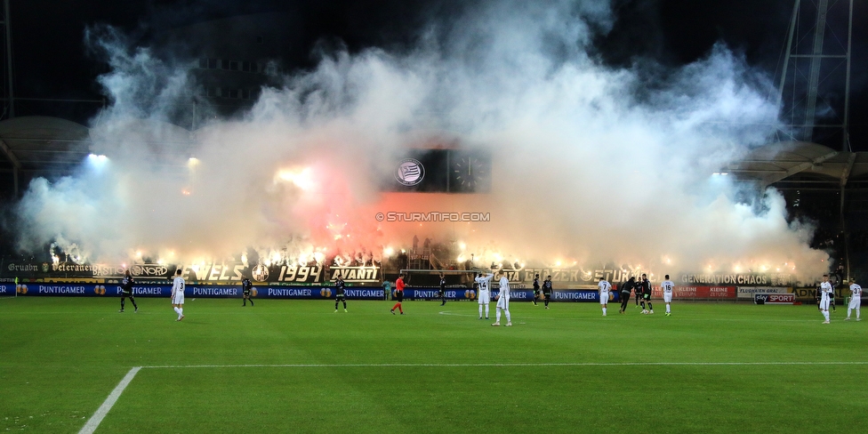 Sturm Graz - Admira Wacker
Oesterreichische Fussball Bundesliga, 18. Runde, SK Sturm Graz - FC Admira Wacker Moedling, Stadion Liebenau Graz, 15.12.2018. 

Foto zeigt Fans von Sturm
Schlüsselwörter: pyrotechnik