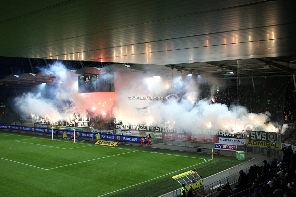 Sturm Graz - Admira Wacker
Oesterreichische Fussball Bundesliga, 18. Runde, SK Sturm Graz - FC Admira Wacker Moedling, Stadion Liebenau Graz, 15.12.2018. 

Foto zeigt Fans von Sturm
Schlüsselwörter: pyrotechnik