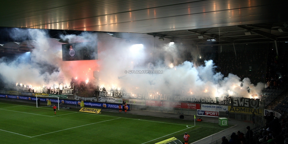 Sturm Graz - Admira Wacker
Oesterreichische Fussball Bundesliga, 18. Runde, SK Sturm Graz - FC Admira Wacker Moedling, Stadion Liebenau Graz, 15.12.2018. 

Foto zeigt Fans von Sturm
Schlüsselwörter: pyrotechnik