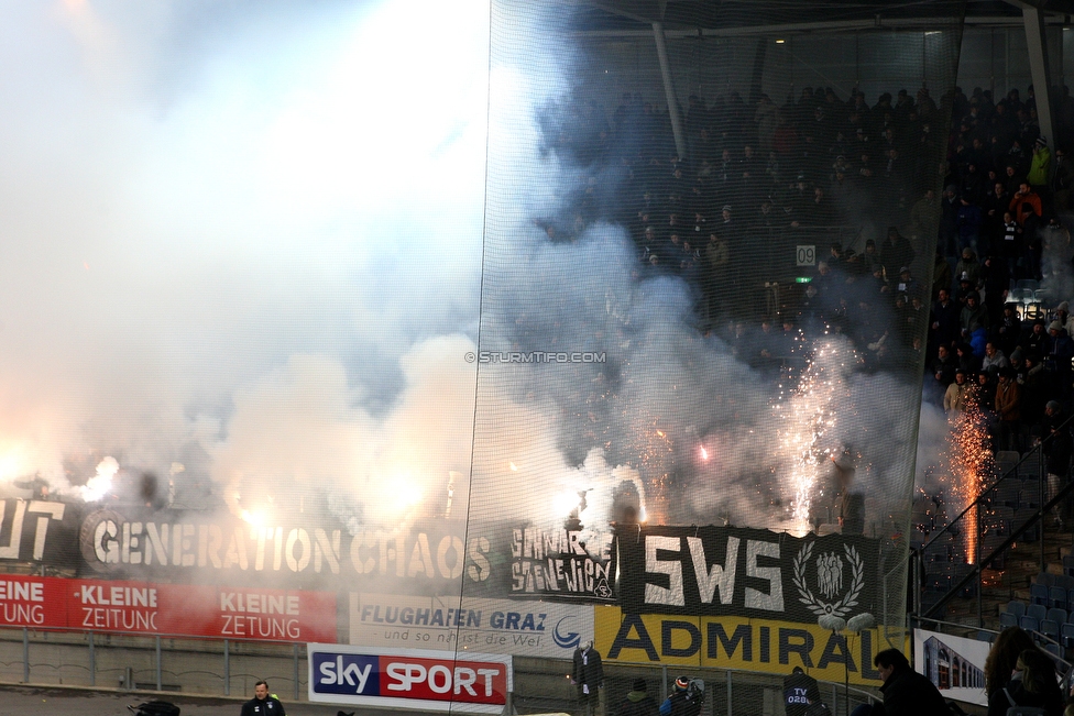 Sturm Graz - Admira Wacker
Oesterreichische Fussball Bundesliga, 18. Runde, SK Sturm Graz - FC Admira Wacker Moedling, Stadion Liebenau Graz, 15.12.2018. 

Foto zeigt Fans von Sturm
Schlüsselwörter: pyrotechnik