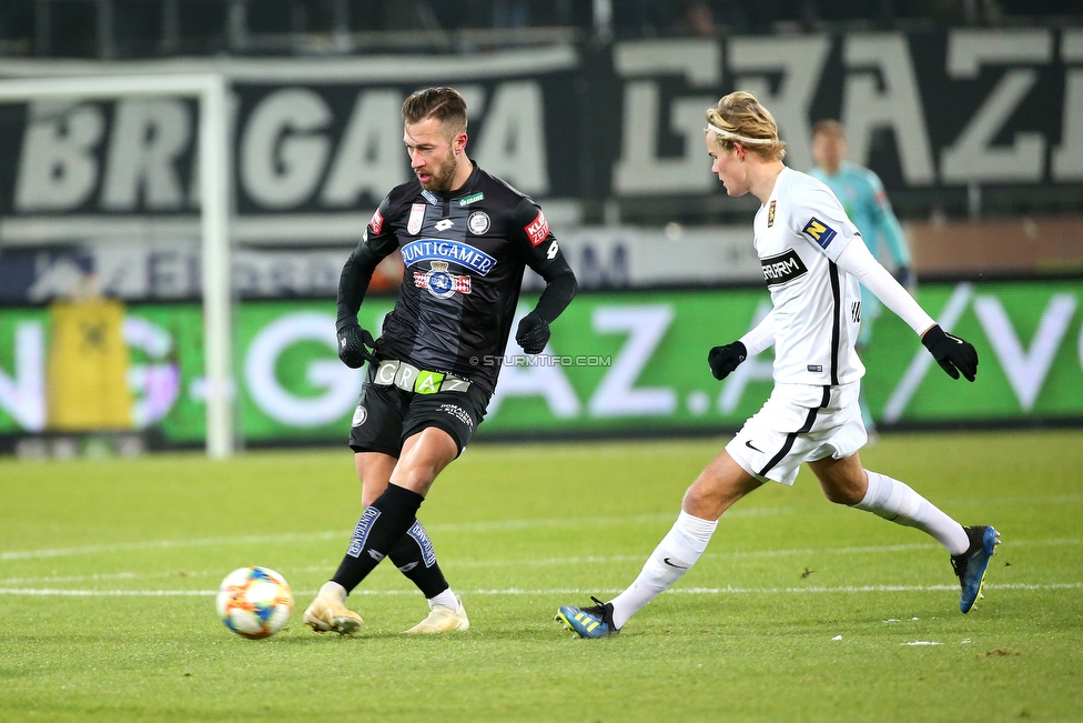 Sturm Graz - Admira Wacker
Oesterreichische Fussball Bundesliga, 18. Runde, SK Sturm Graz - FC Admira Wacker Moedling, Stadion Liebenau Graz, 15.12.2018. 

Foto zeigt Fans von Sturm
Schlüsselwörter: pyrotechnik