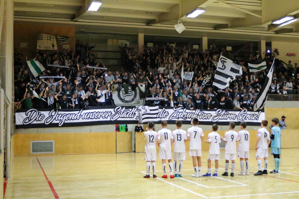 9. Sturm Nachwuchscup
SK Sturm Graz Nachwuchscup, ASVOE Halle Graz, 05.01.2019.

Foto zeigt Fans von Sturm und Spieler
